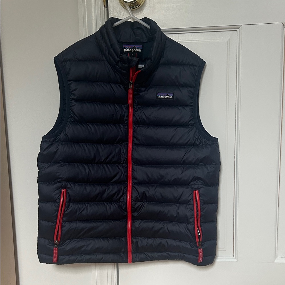 Patagonia Men's Dark Blue Vest with Red Trim